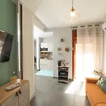 Portarotese With Terrace Appartamento